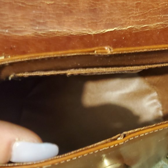 ---VINTAGE PURSE - Picture 3 of 4